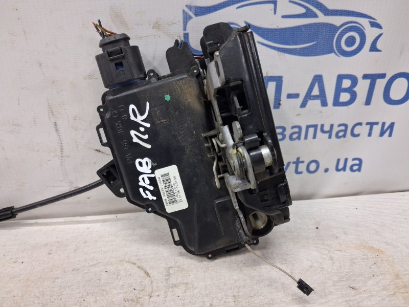 Замок двери передний правый Fabia 2007-2014 5J 1.4 diesel Замок двери передний правый Fabia 2007-2014 5J 1.4 diesel