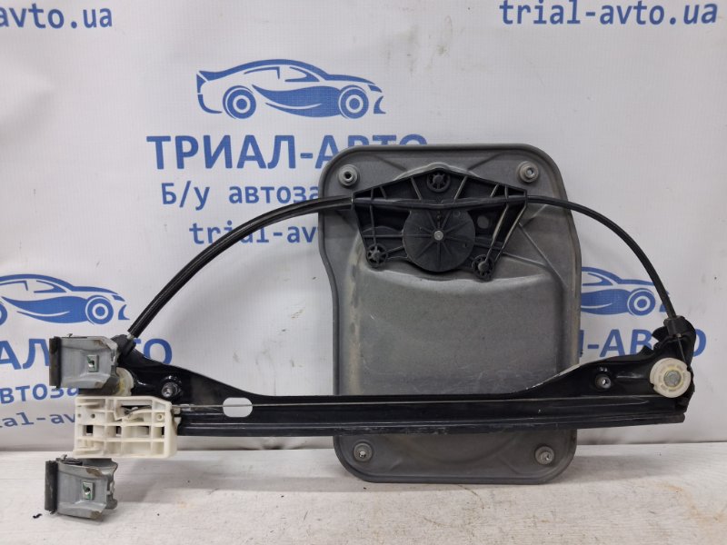 Стеклоподъемник передний правый Fabia 2007-2014 5J 1.4 diesel Стеклоподъемник передний правый Fabia 2007-2014 5J 1.4 diesel