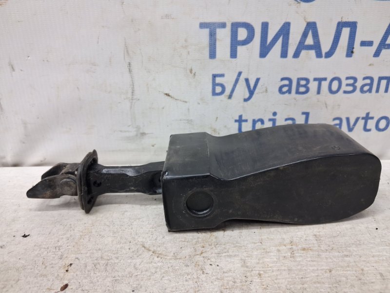 Запчасть ограничитель двери передний правый Skoda Fabia 2007-2014 5J 1.4 diesel 5J0837249C Б/У Ограничитель двери передний правый Skoda Fabia 2007-2014 5J 1.4 diesel 5J0837249C Б/У