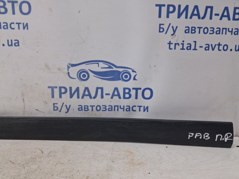 Накладка двери передняя правая Skoda Fabia 5J 1.4 diesel Накладка двери передняя правая Skoda Fabia 5J 1.4 diesel