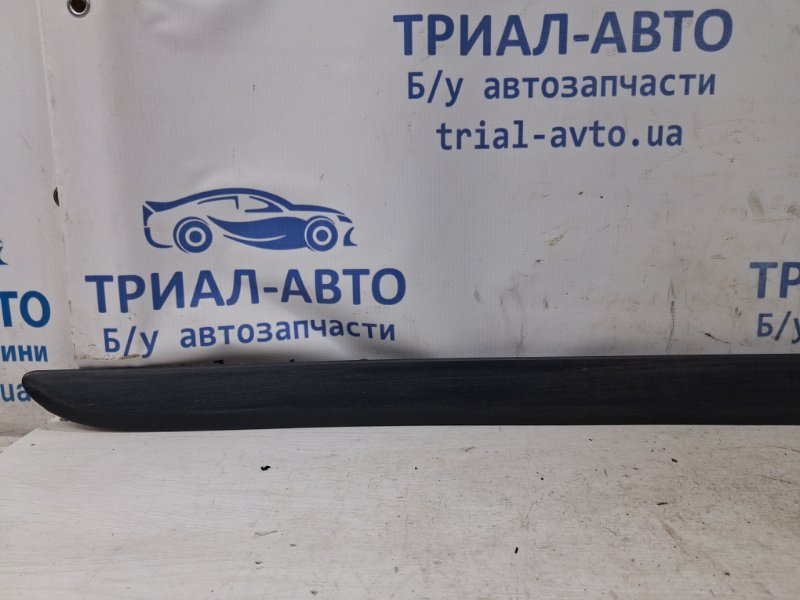 Накладка двери передняя правая Fabia 2007-2014 5J 1.4 diesel Накладка двери передняя правая Fabia 2007-2014 5J 1.4 diesel