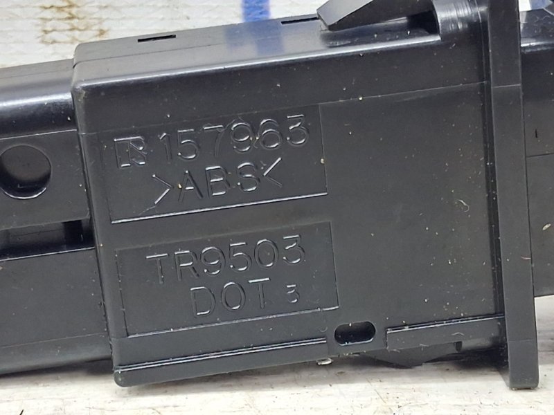 Кнопка аварийки Avensis 2002-2010 T25 2.0 diesel 1ADFTV Кнопка аварийки Avensis 2002-2010 T25 2.0 diesel 1ADFTV