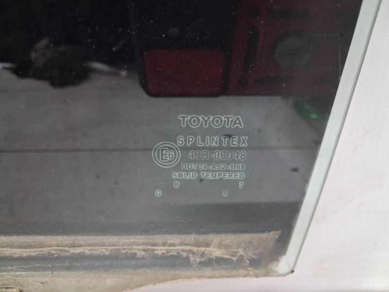 Стекло двери заднее левое Toyota Avensis T25 2.0 diesel 1ADFTV Стекло двери заднее левое Toyota Avensis T25 2.0 diesel 1ADFTV