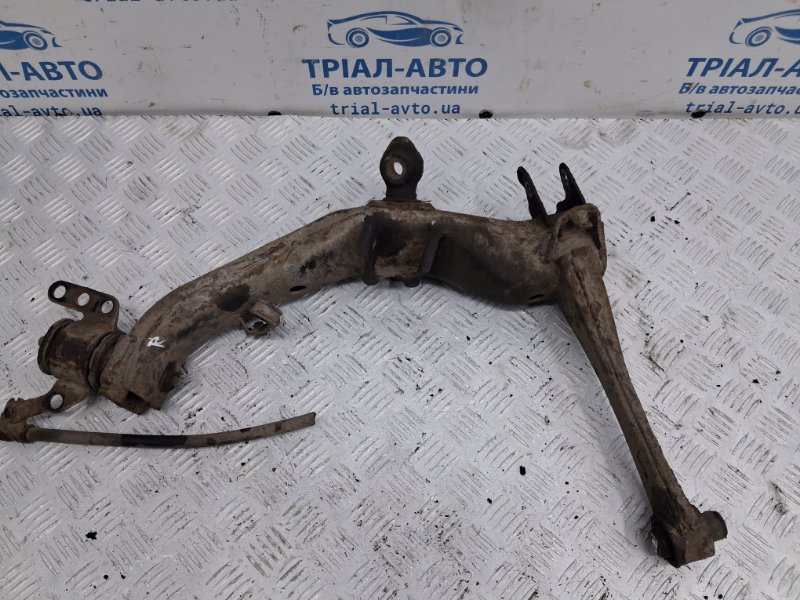 Рычаг задней подвески продольный правый Avensis 2002-2010 T25 2.0 diesel 1ADFTV Рычаг задней подвески продольный правый Avensis 2002-2010 T25 2.0 diesel 1ADFTV
