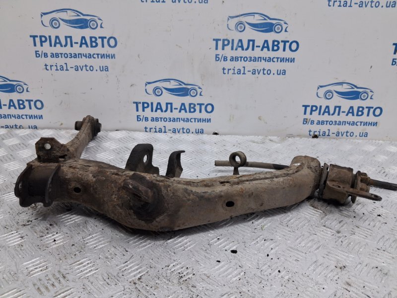 Рычаг задней подвески продольный правый Avensis 2002-2010 T25 2.0 diesel 1ADFTV Рычаг задней подвески продольный правый Avensis 2002-2010 T25 2.0 diesel 1ADFTV