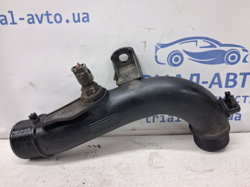 Патрубок интеркулера Toyota Avensis T25 2.0 diesel 1ADFTV Патрубок интеркулера Toyota Avensis T25 2.0 diesel 1ADFTV