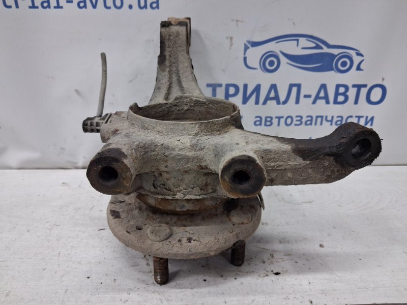 Кулак поворотный правый со ступицей Kia Ceed ED 1.6 diesel D4FB Кулак поворотный правый со ступицей Kia Ceed ED 1.6 diesel D4FB