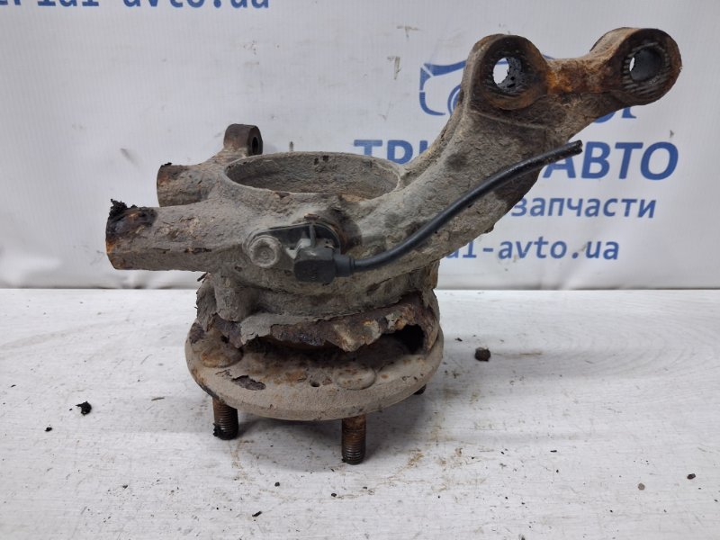 Кулак поворотный левый со ступицей Ceed 2006-2012 ED 1.6 diesel D4FB Кулак поворотный левый со ступицей Ceed 2006-2012 ED 1.6 diesel D4FB