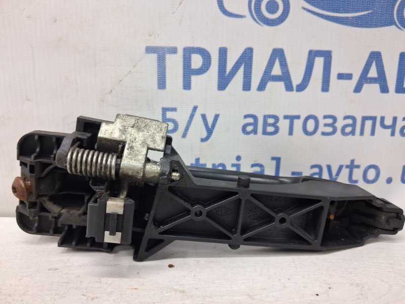 Ручка двери внешняя задняя правая Kia Ceed ED 1.6 diesel D4FB Ручка двери внешняя задняя правая Kia Ceed ED 1.6 diesel D4FB
