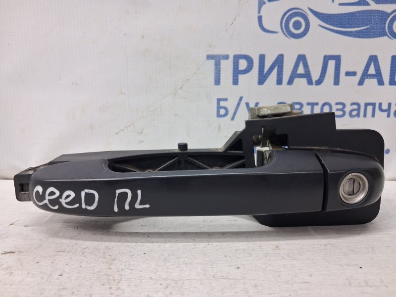 Запчасть ручка двери внешняя передняя левая Kia Ceed 2006-2012 ED 1.6 diesel D4FB 826511H000 Б/У Ручка двери внешняя передняя левая Kia Ceed 2006-2012 ED 1.6 diesel D4FB 826511H000 Б/У