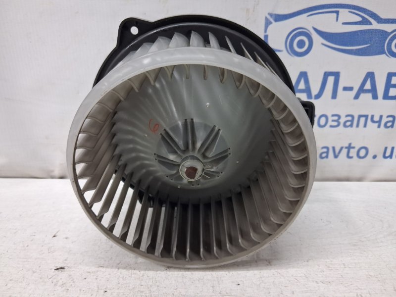 Моторчик печки Avensis 2002-2010 T25 2.0 diesel 1ADFTV Моторчик печки Avensis 2002-2010 T25 2.0 diesel 1ADFTV