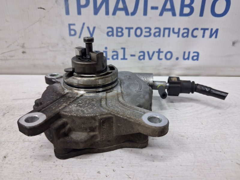 Насос вакуумный Toyota Avensis T25 2.0 diesel 1ADFTV Насос вакуумный Toyota Avensis T25 2.0 diesel 1ADFTV