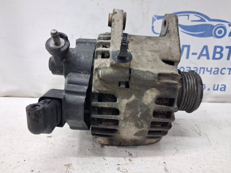 Запчасть генератор Kia Ceed 2006-2012 ED 1.6 diesel D4FB 373002A500 Б/У Генератор Kia Ceed 2006-2012 ED 1.6 diesel D4FB 373002A500 Б/У