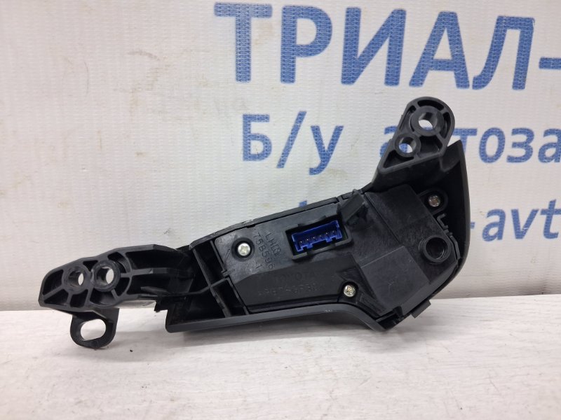 Кнопки руля Avensis 2002-2010 T25 2.0 diesel 1ADFTV Кнопки руля Avensis 2002-2010 T25 2.0 diesel 1ADFTV