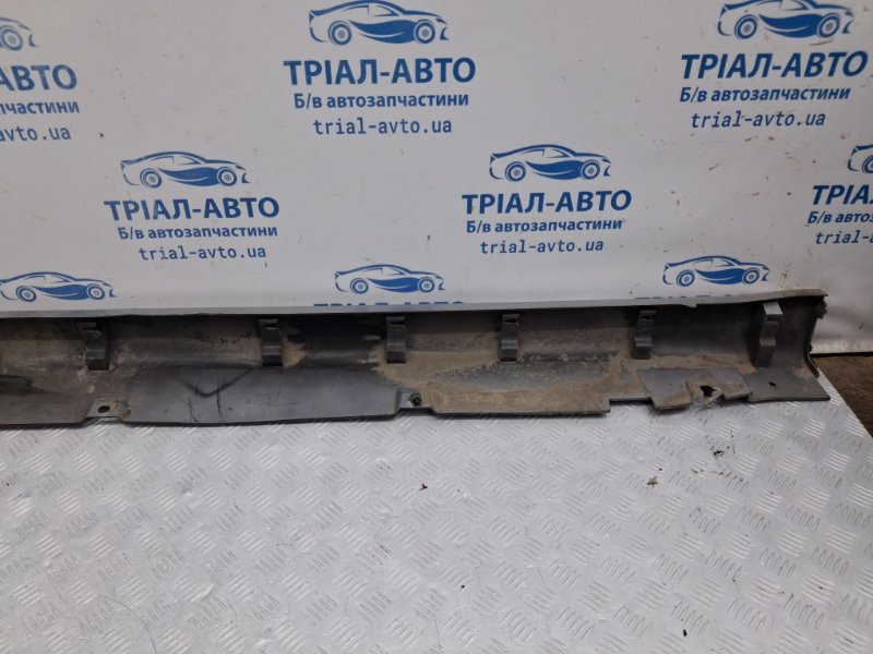 Накладка порога внешняя левая Epica 2006-2013 V250 2.5 бензин X25D1 Накладка порога внешняя левая Epica 2006-2013 V250 2.5 бензин X25D1