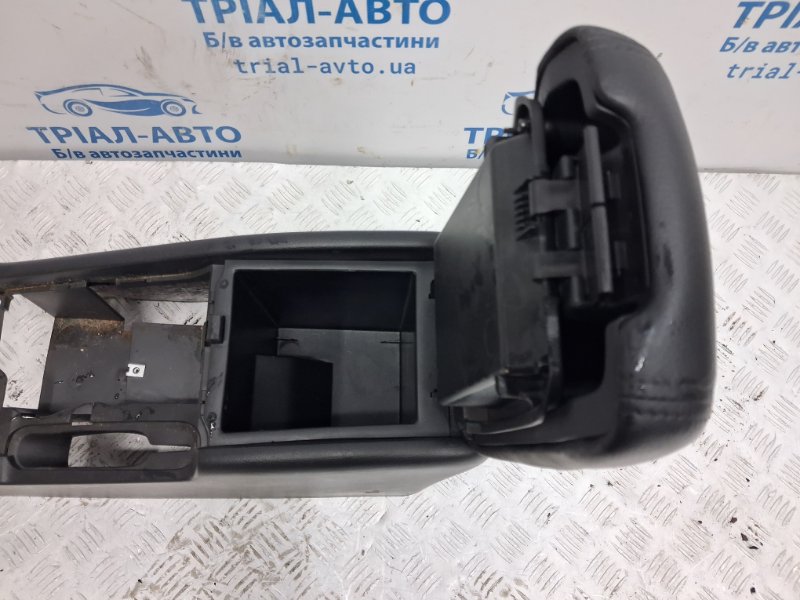Подлокотник Epica 2006-2013 V250 2.5 бензин X25D1 Подлокотник Epica 2006-2013 V250 2.5 бензин X25D1