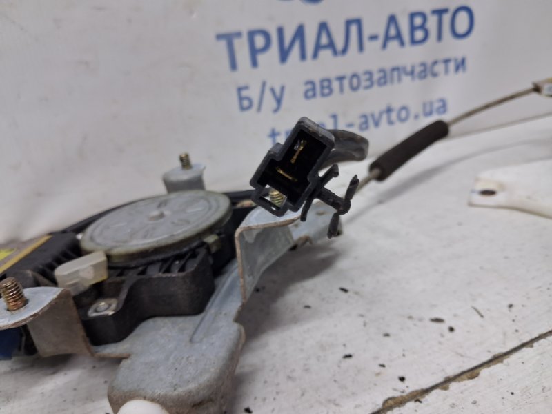 Стеклоподъемник задний левый Chevrolet Epica V250 2.5 бензин X25D1 Стеклоподъемник задний левый Chevrolet Epica V250 2.5 бензин X25D1