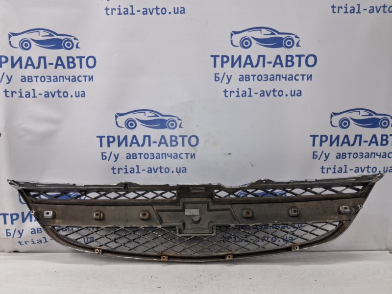 Решетка радиатора Epica 2006-2013 V250 2.5 бензин X25D1