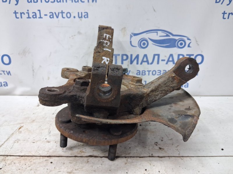 Кулак поворотный правый со ступицей Chevrolet Epica V250 2.5 бензин X25D1