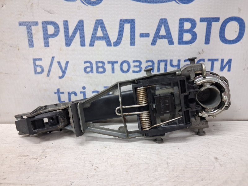 Ручка двери внешняя задняя левая Skoda Fabia 5J 1.4 diesel Ручка двери внешняя задняя левая Skoda Fabia 5J 1.4 diesel