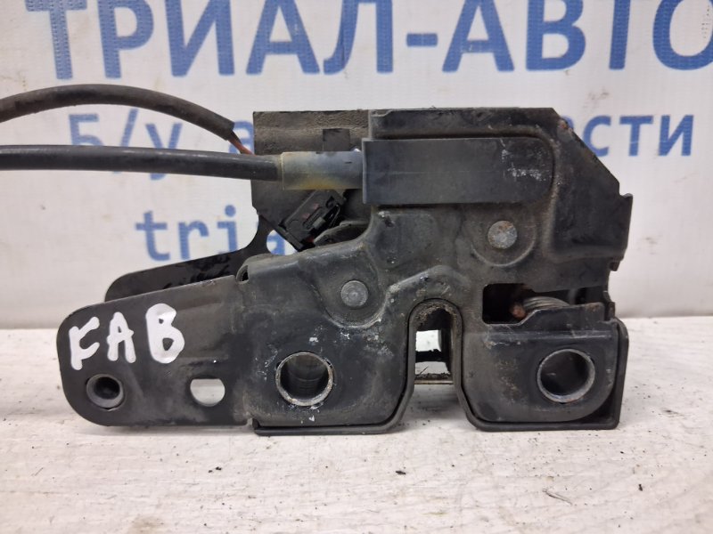 Замок капота Fabia 2007-2014 5J 1.4 diesel Замок капота Fabia 2007-2014 5J 1.4 diesel