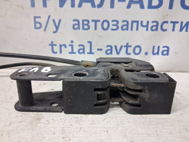 Замок капота Skoda Fabia 5J 1.4 diesel Замок капота Skoda Fabia 5J 1.4 diesel