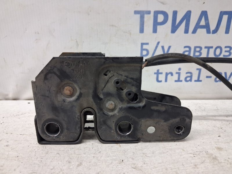 Замок капота Fabia 2007-2014 5J 1.4 diesel Замок капота Fabia 2007-2014 5J 1.4 diesel