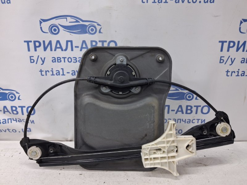 Стеклоподъемник задний левый (ручной) Fabia 2007-2014 5J 1.4 diesel Стеклоподъемник задний левый (ручной) Fabia 2007-2014 5J 1.4 diesel