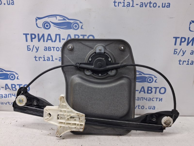 Стеклоподъемник задний правый (ручной) Fabia 2007-2014 5J 1.4 diesel Стеклоподъемник задний правый (ручной) Fabia 2007-2014 5J 1.4 diesel