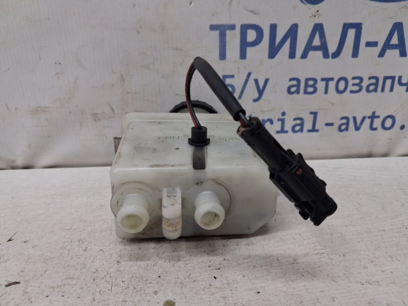 Бачок главного тормозного цилиндра Epica 2006-2013 V250 2.5 бензин X25D1 Бачок главного тормозного цилиндра Epica 2006-2013 V250 2.5 бензин X25D1