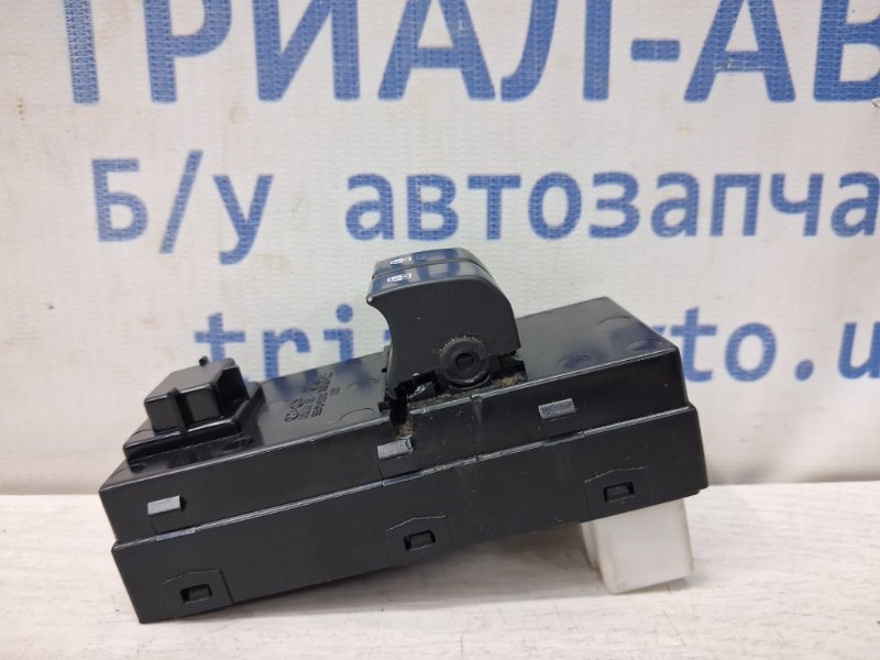 Блок управления стеклоподъемниками Ceed 2006-2012 ED 1.6 diesel D4FB Блок управления стеклоподъемниками Ceed 2006-2012 ED 1.6 diesel D4FB