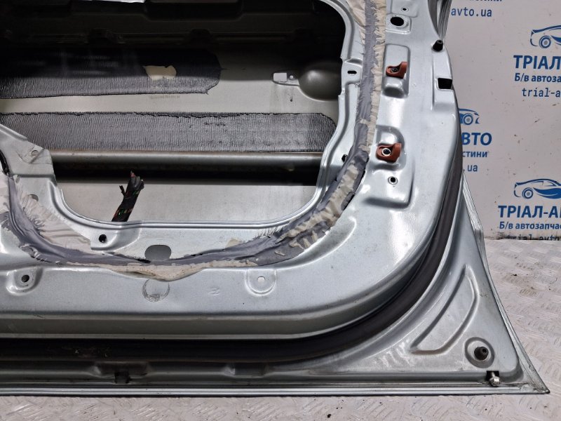 Дверь передняя правая Tucson 2004-2009 JM 2.0 diesel D4EA Дверь передняя правая Tucson 2004-2009 JM 2.0 diesel D4EA