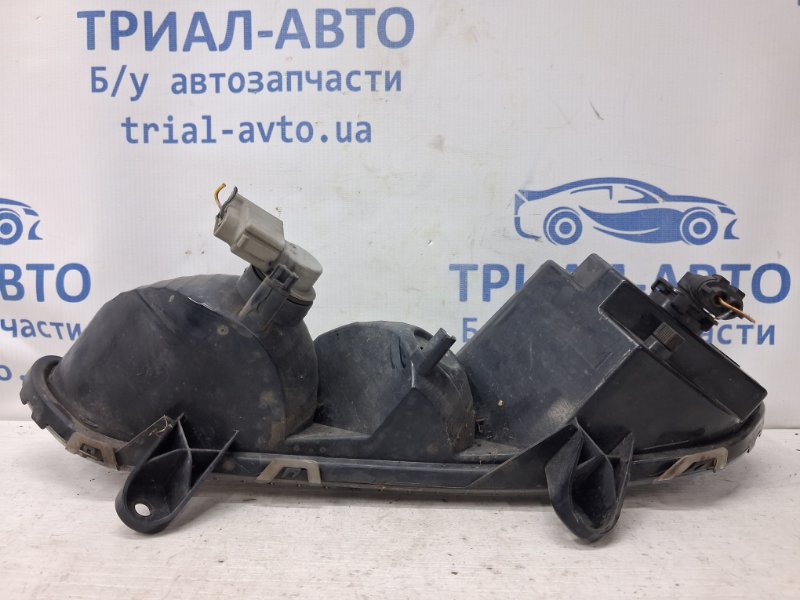 Фара противотуманная правая Ford Kuga CBS 2.0 diesel Фара противотуманная правая Ford Kuga CBS 2.0 diesel