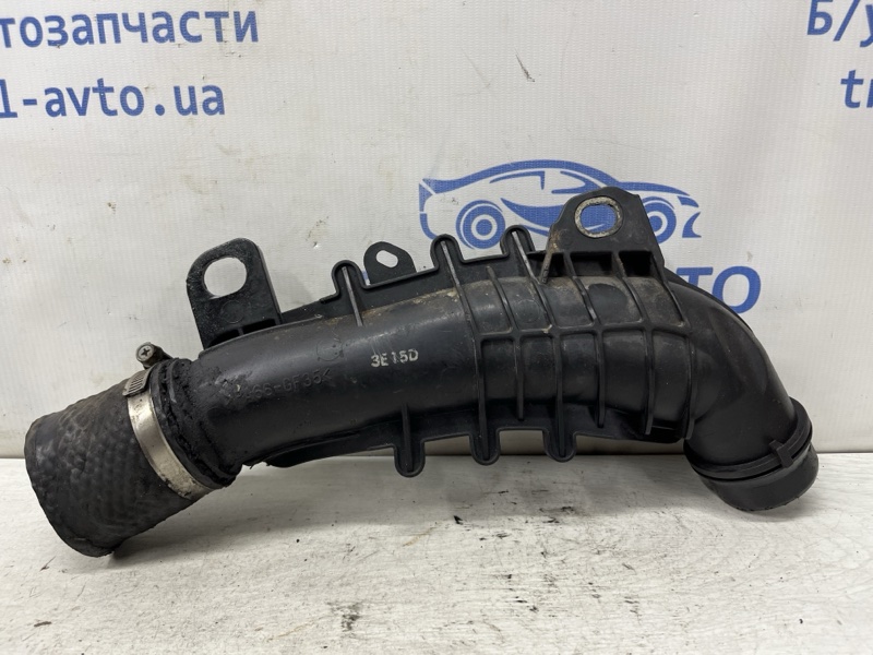 Запчасть патрубок интеркулера Mazda CX 5 2011-2017 KE 2.2 diesel SHY11324X Б/У Патрубок интеркулера Mazda CX 5 2011-2017 KE 2.2 diesel SHY11324X Б/У
