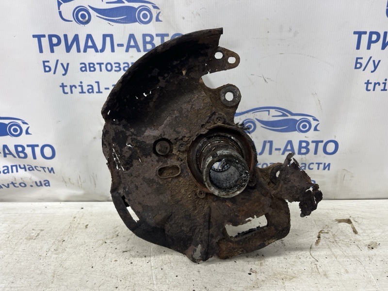 Кулак поворотный левый без ступицы Pajero Sport 1996-2008 K9 2.5 Diesel 4D56 Кулак поворотный левый без ступицы Pajero Sport 1996-2008 K9 2.5 Diesel 4D56