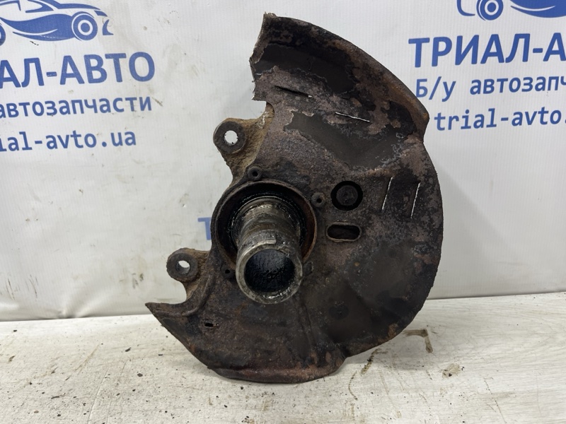 Кулак поворотный правый без ступицы Pajero Sport 1996-2008 K9 2.5 Diesel 4D56 Кулак поворотный правый без ступицы Pajero Sport 1996-2008 K9 2.5 Diesel 4D56