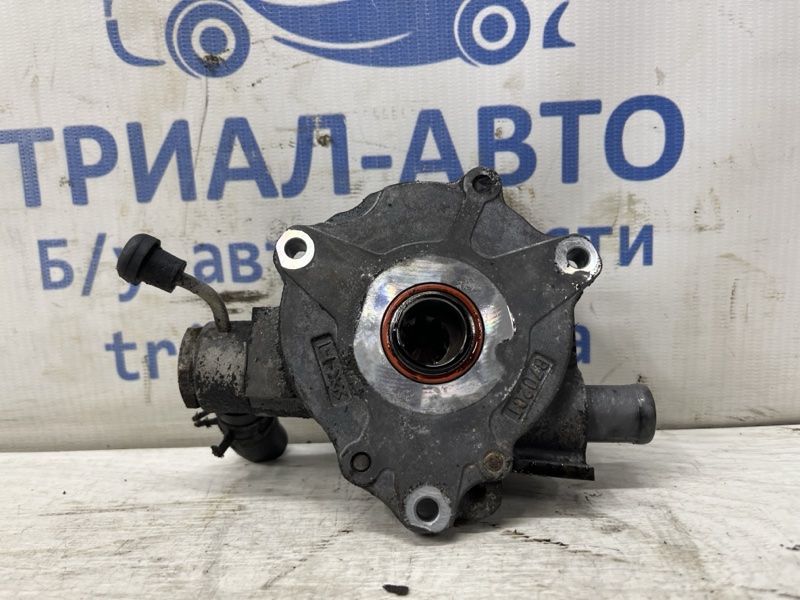 Вакуумная помпа генератора Mitsubishi Pajero Sport K9 2.5 Diesel 4D56 Вакуумная помпа генератора Mitsubishi Pajero Sport K9 2.5 Diesel 4D56