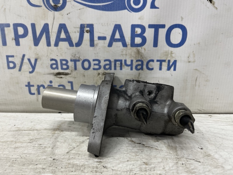 Запчасть тормозной цилиндр главный Ford Kuga 2011-2019 CBS 2.0 diesel 2372576 Б/У Тормозной цилиндр главный Ford Kuga 2011-2019 CBS 2.0 diesel 2372576 Б/У