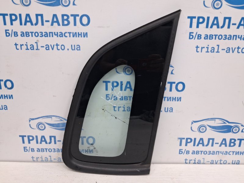 Запчасть стекло в кузов заднее правое Hyundai Tucson 2004-2009 JM 2.0 diesel D4EA 878202E020 Б/У Стекло в кузов заднее правое Hyundai Tucson 2004-2009 JM 2.0 diesel D4EA 878202E020 Б/У