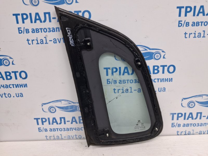 Стекло в кузов заднее правое Hyundai Tucson JM 2.0 diesel D4EA Стекло в кузов заднее правое Hyundai Tucson JM 2.0 diesel D4EA