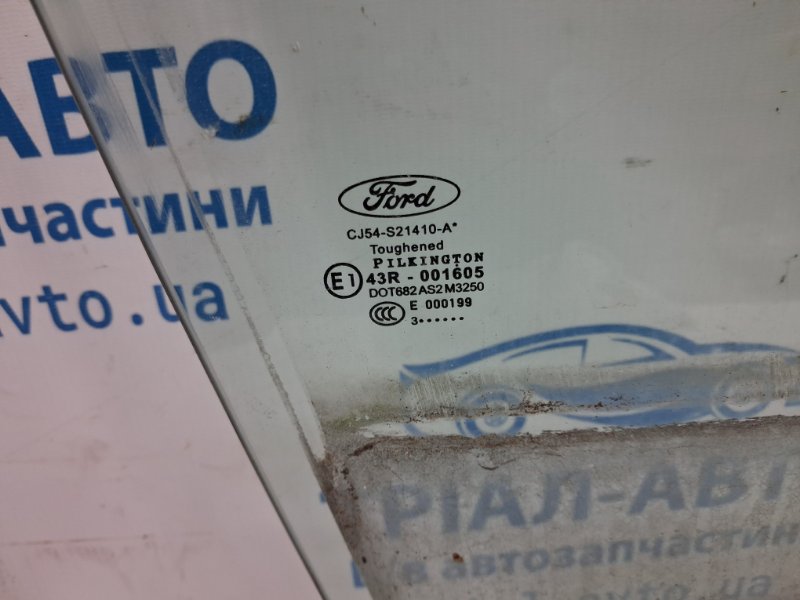 Стекло двери переднее правое Ford Kuga CBS 2.0 diesel Стекло двери переднее правое Ford Kuga CBS 2.0 diesel