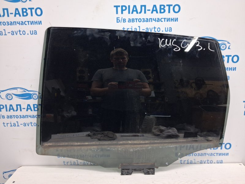 Запчасть стекло двери заднее левое Ford Kuga 2011-2019 CBS 2.0 diesel 1805753 Б/У Стекло двери заднее левое Ford Kuga 2011-2019 CBS 2.0 diesel 1805753 Б/У
