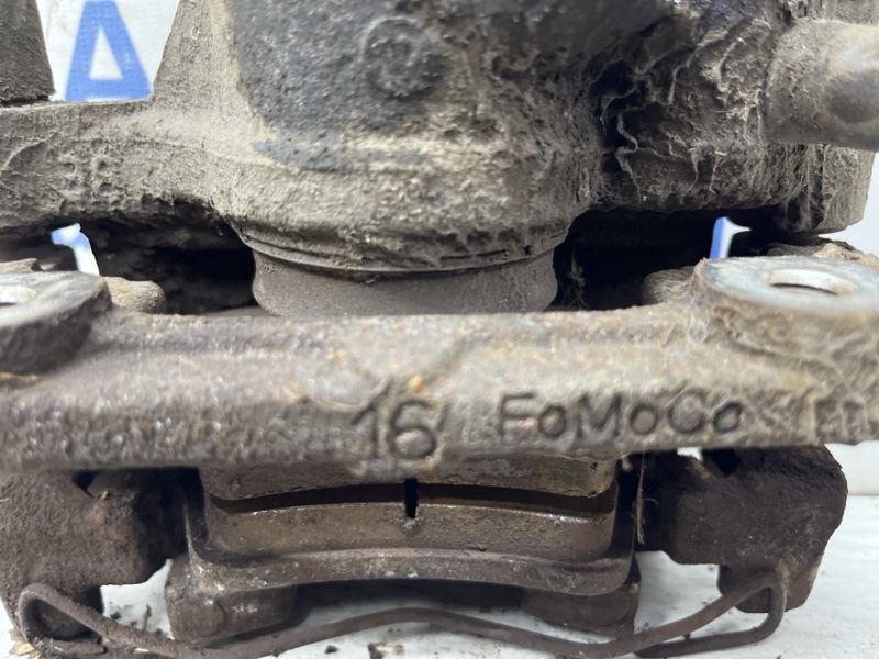 Суппорт задний левый Kuga 2011-2019 CBS 2.0 diesel Суппорт задний левый Kuga 2011-2019 CBS 2.0 diesel
