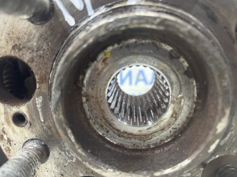 Цапфа задняя левая Tucson 2004-2009 JM 2.0 diesel D4EA Цапфа задняя левая Tucson 2004-2009 JM 2.0 diesel D4EA