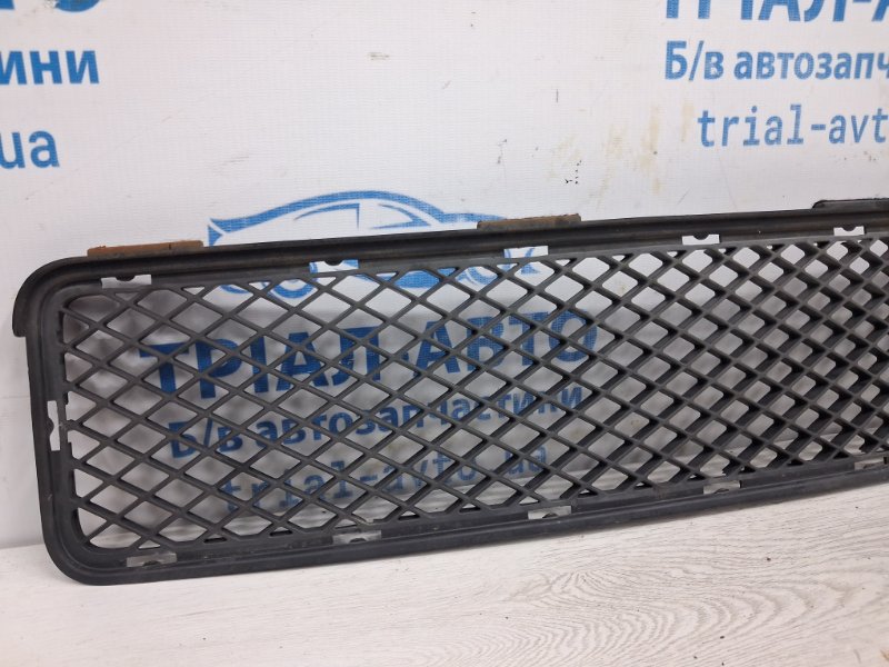 Решетка бампера центральная Hyundai Tucson JM 2.0 diesel D4EA Решетка бампера центральная Hyundai Tucson JM 2.0 diesel D4EA