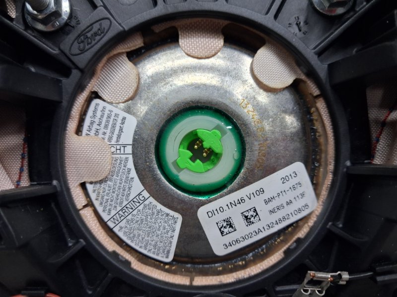Подушка безопасности в руль Kuga 2011-2019 CBS 2.0 diesel Подушка безопасности в руль Kuga 2011-2019 CBS 2.0 diesel