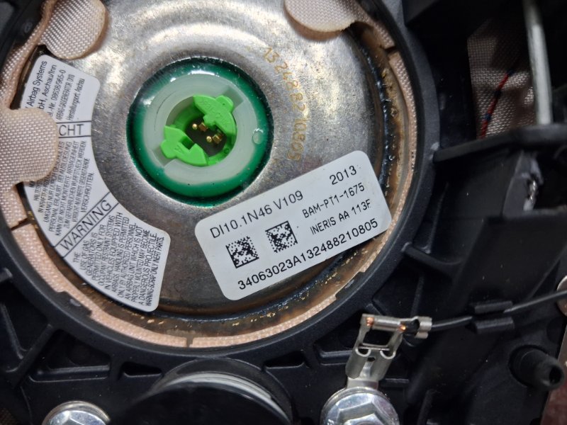 Подушка безопасности в руль Kuga 2011-2019 CBS 2.0 diesel Подушка безопасности в руль Kuga 2011-2019 CBS 2.0 diesel