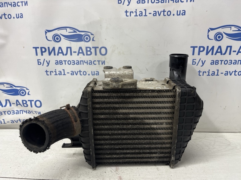 Радиатор интеркуллера Hyundai Tucson JM 2.0 diesel D4EA Радиатор интеркуллера Hyundai Tucson JM 2.0 diesel D4EA