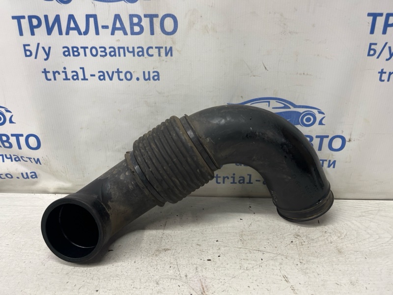 Патрубок воздушного фильтра Tucson 2004-2009 JM 2.0 diesel D4EA Патрубок воздушного фильтра Tucson 2004-2009 JM 2.0 diesel D4EA