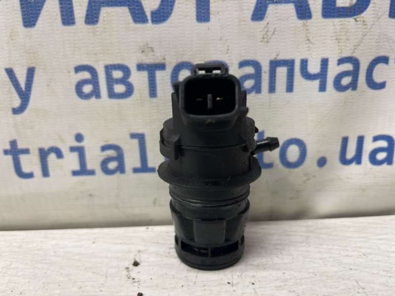Насос омывателя стекла Mazda CX 7 ER 2.2 дизель MZR-CD Насос омывателя стекла Mazda CX 7 ER 2.2 дизель MZR-CD